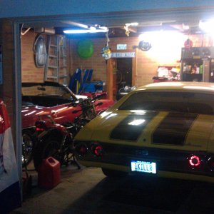 garage_at_night