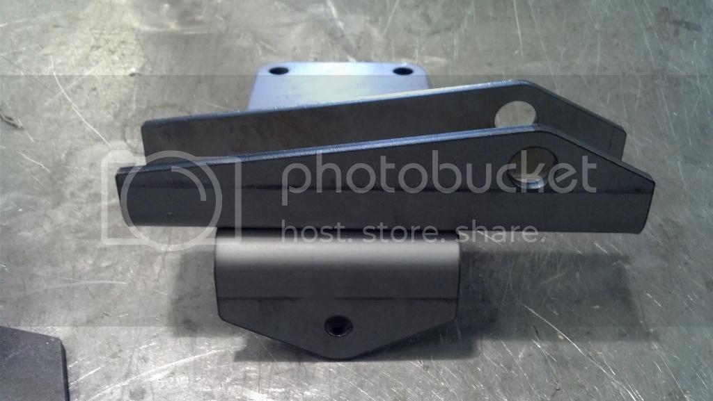 1999-04ReplacementTrackMount_zps273cf8bf.jpg