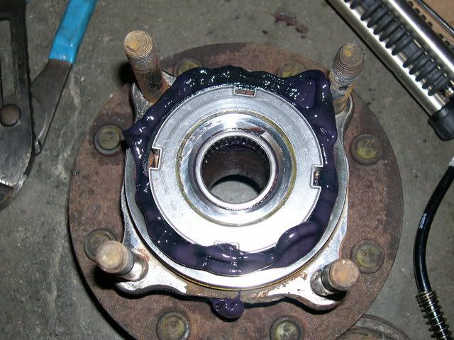 truckbrakesandhubgreese004cm2.jpg